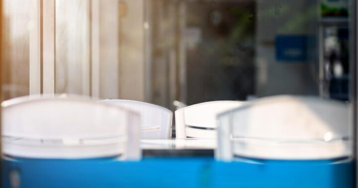 25-lat-troski-i-wsparcia-w-domu-pomocy-spo--ecznej-auto-3865